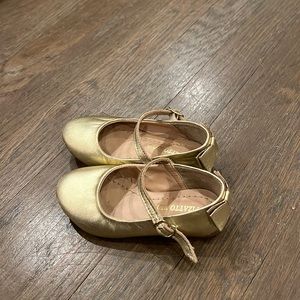 Size 7 gold soft leather orthopedic sole shoes